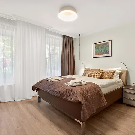 Paris Garden Boutique Апартаменти