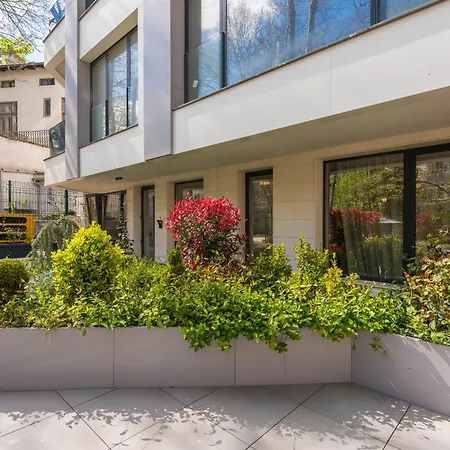 Апартаменти Paris Garden Boutique