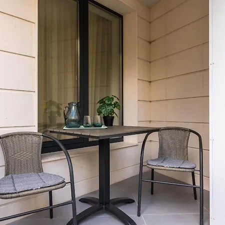 Paris Garden Boutique Апартаменти Варна